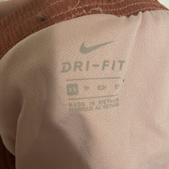 Nike athletic shorts size xs great condition - Picture 4 of 4